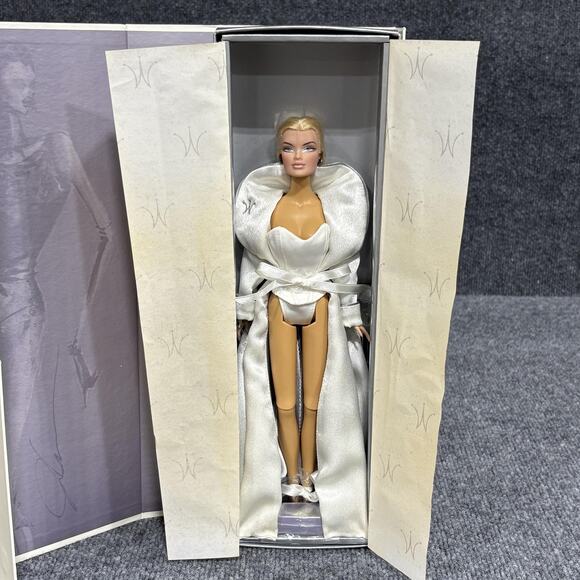 Fashion Royalty Veronique‎ Doll Jason Wu Close Up Integrity Toys Limited Edition - Picture 2 of 11